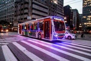 Ônibus iluminado - foto reprodução