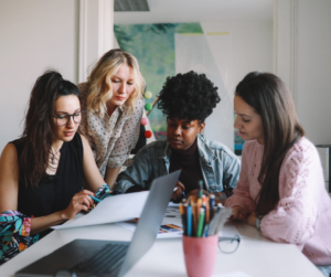 Relatório revela disparidade salarial de 19,4% entre homens e mulheres no Brasil