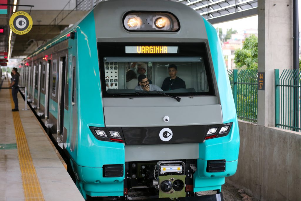 Após período de espera, estação Varginha da Linha 9 Esmeralda inicia operação integral