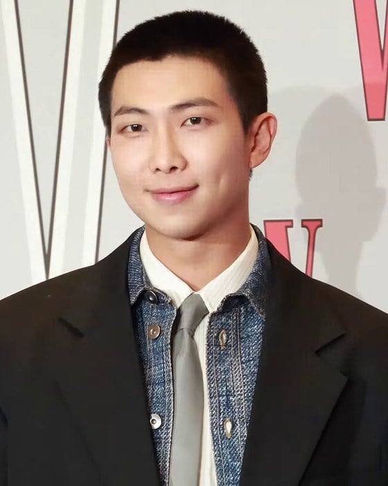 RM, do BTS, em retrato de novembro de 2023