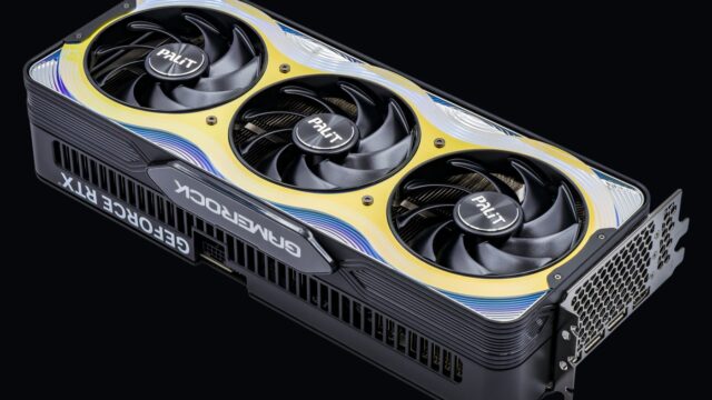 Placa de vídeo GeForce RTX 5090 com três ventoinhas e estrutura metálica, sobre fundo escuro