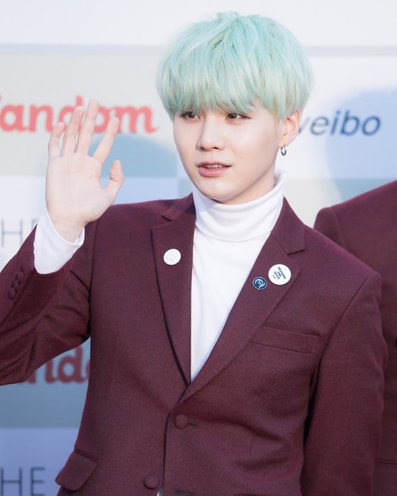 SUGA, do BTS, em retrato de 2016